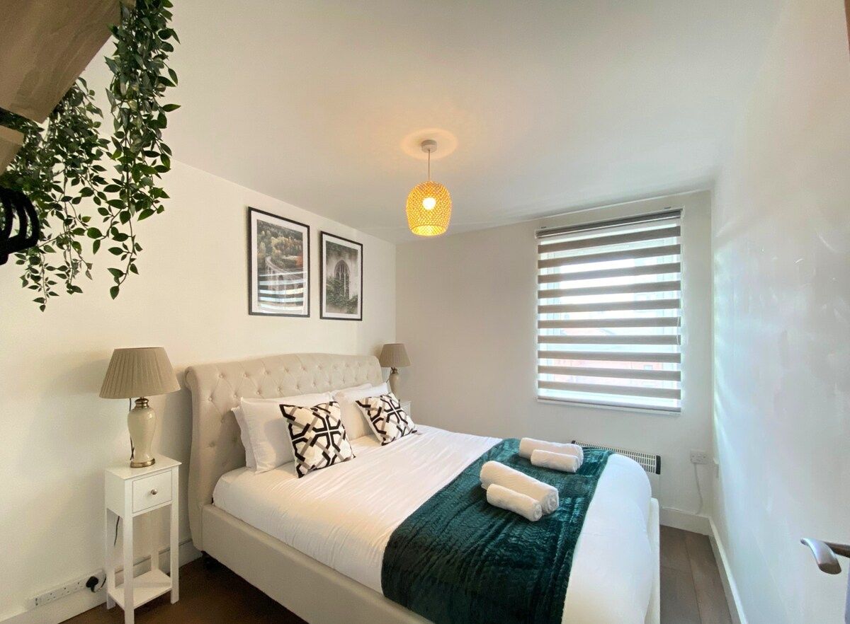 Manchester City Centre 1 Bedroom Flat By Bevolve