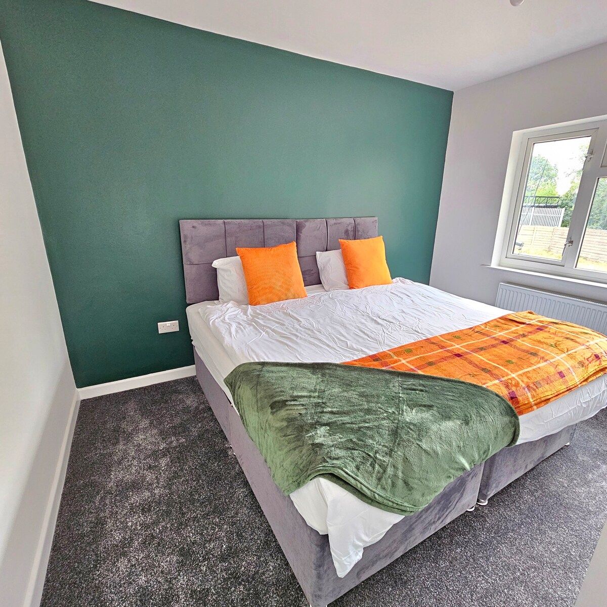 Comfortable 4-Bed Home | Contractors welcome