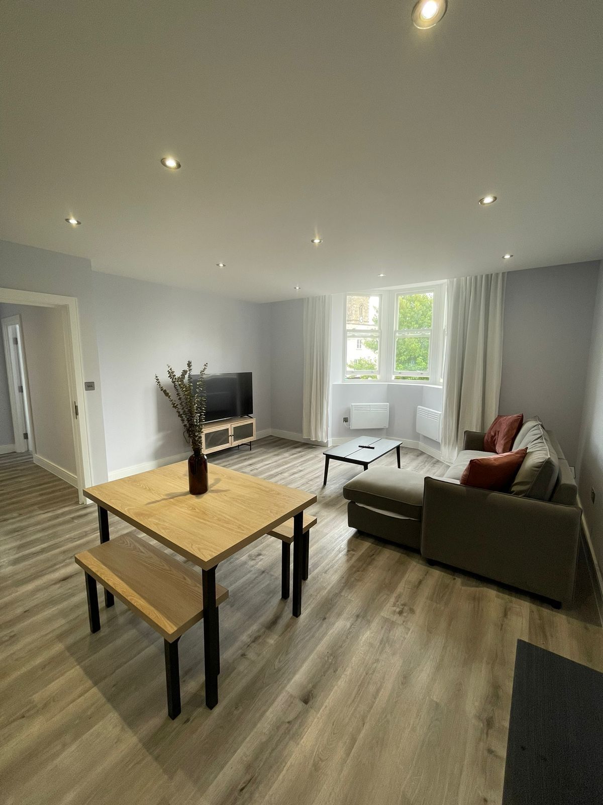 Square Apartment | 6 Guests | Luxury | En-Suites