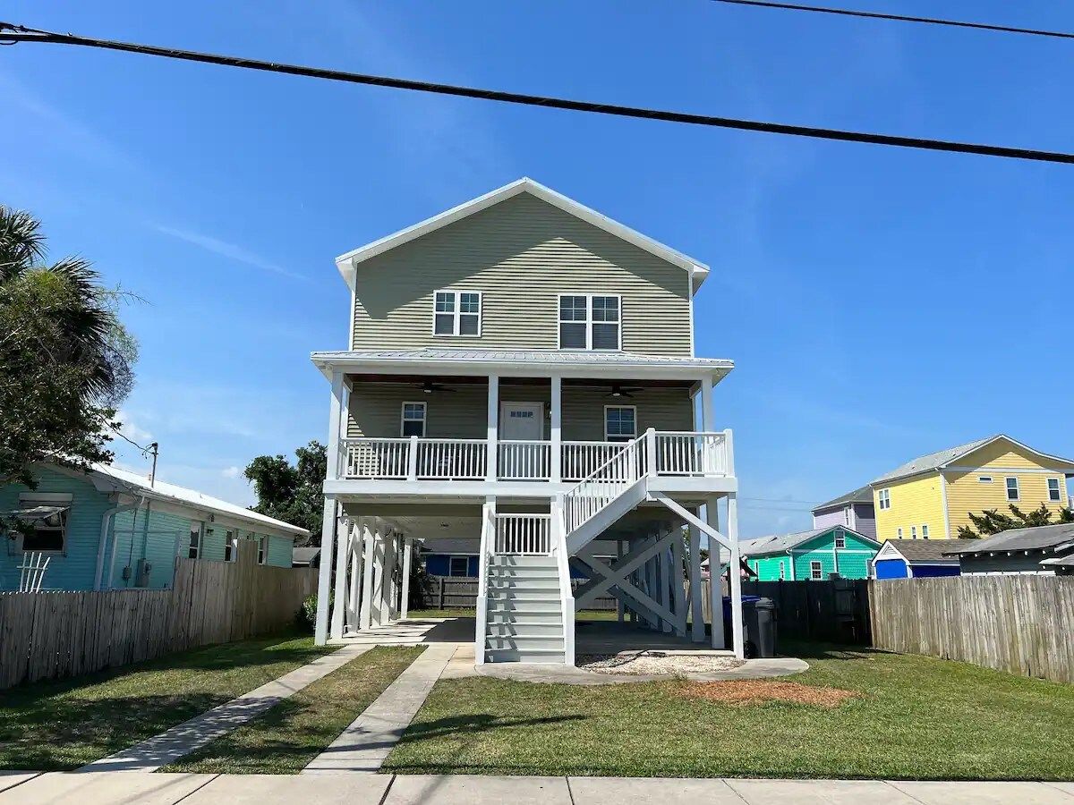 Boardwalk Beauty - 3 Blocks to Beach - Hot Tub