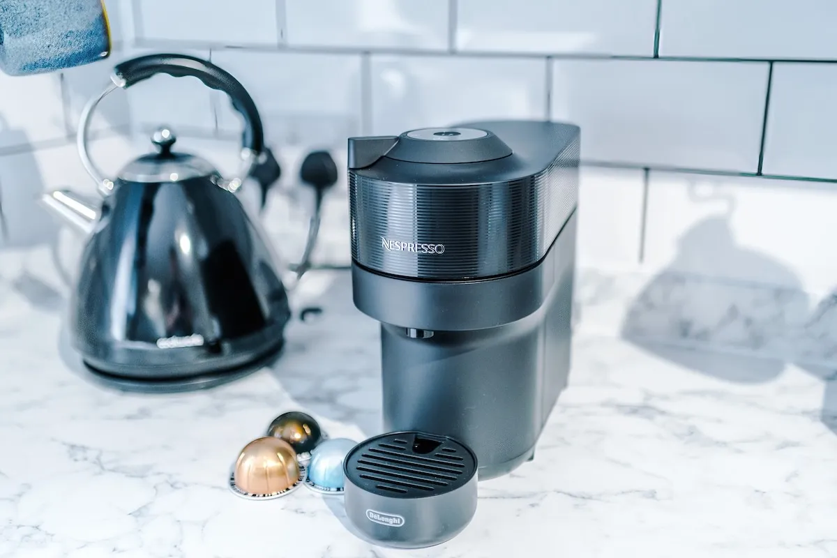 Coffee machine and kettle on the worktop