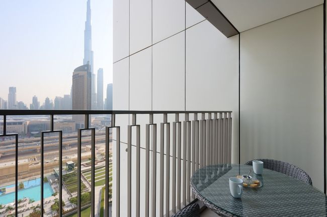 Lavish 2 Bedroom Suite with Burj Khalifa View & Direct Dubai Mall Access