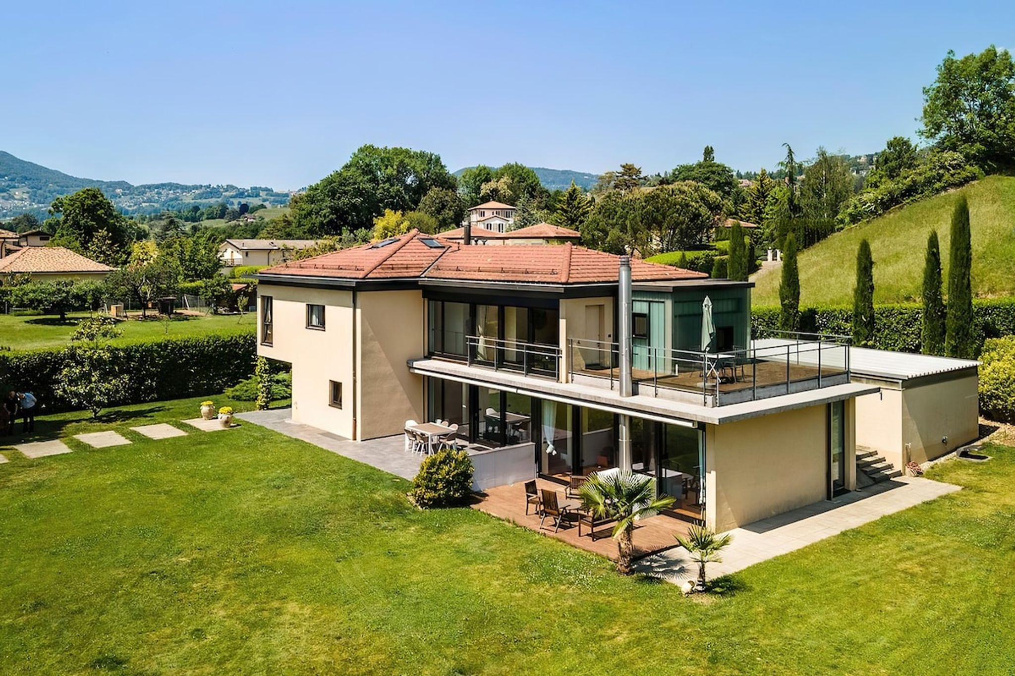 5-Bedroom Villa - Mountain Views