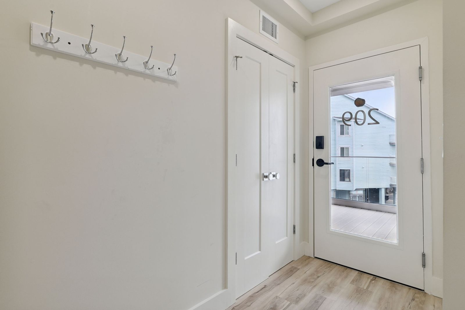 Pierlight - Oceanfront Condo