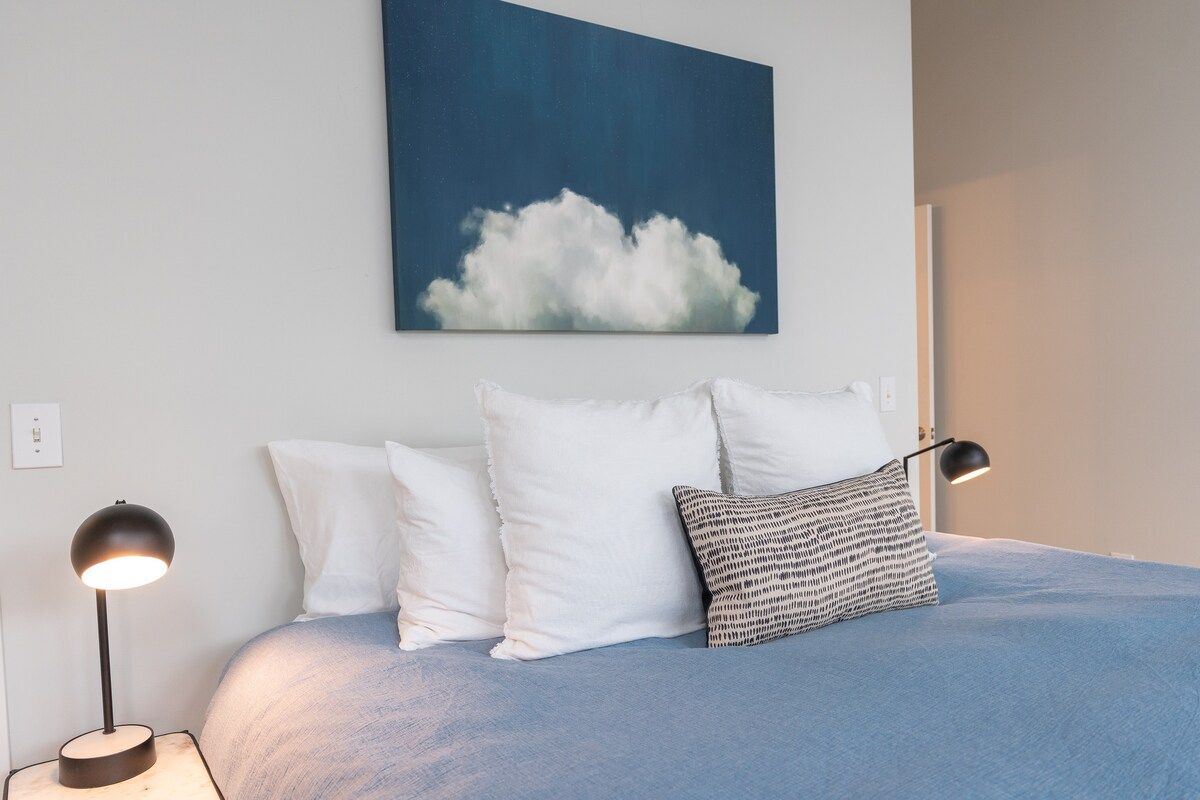 Chic Downtown Loft - Parking - Central New