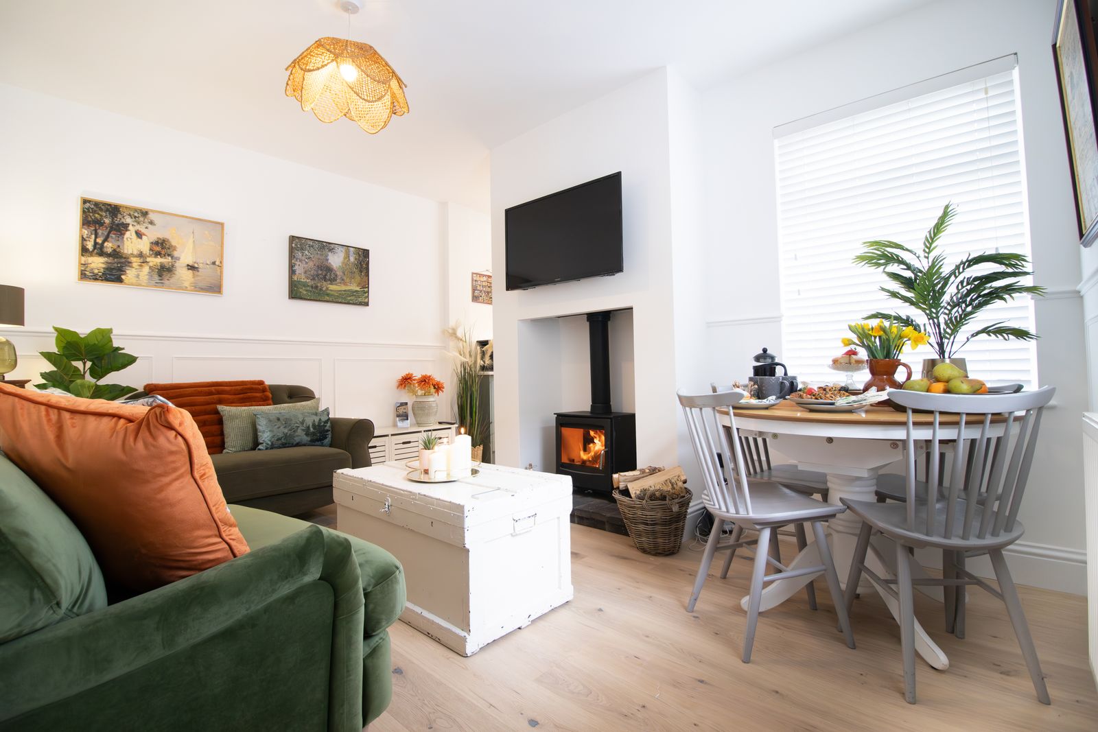Charming house - 3 BR, FREE Parking, Stamford