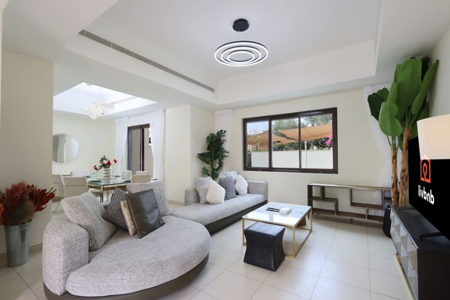 Livbnb-3B Family Villa,Near Community Central Park