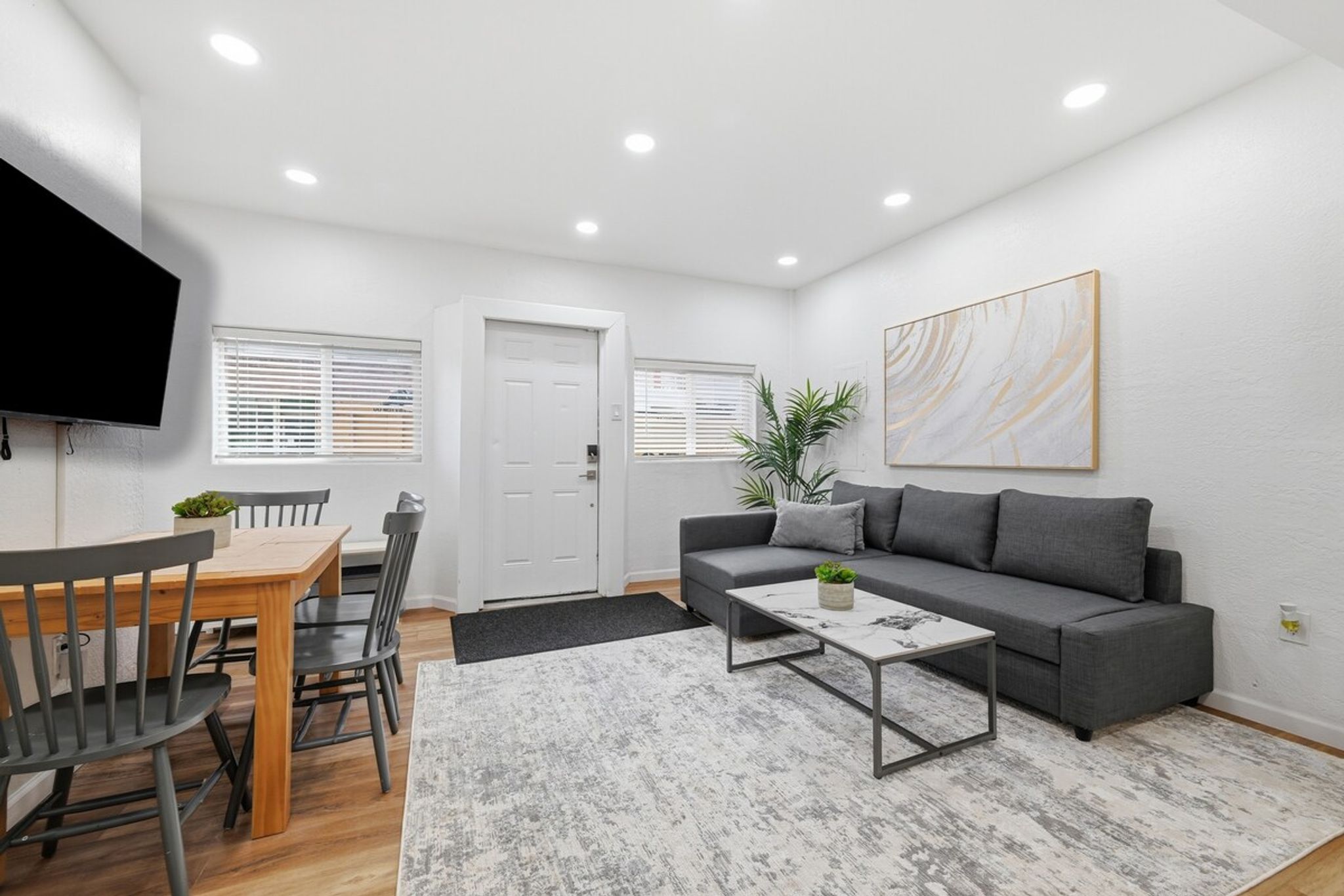 Pittsburgh/Millvale Modern & Cozy One Bedroom Apartment with Free Street Parking