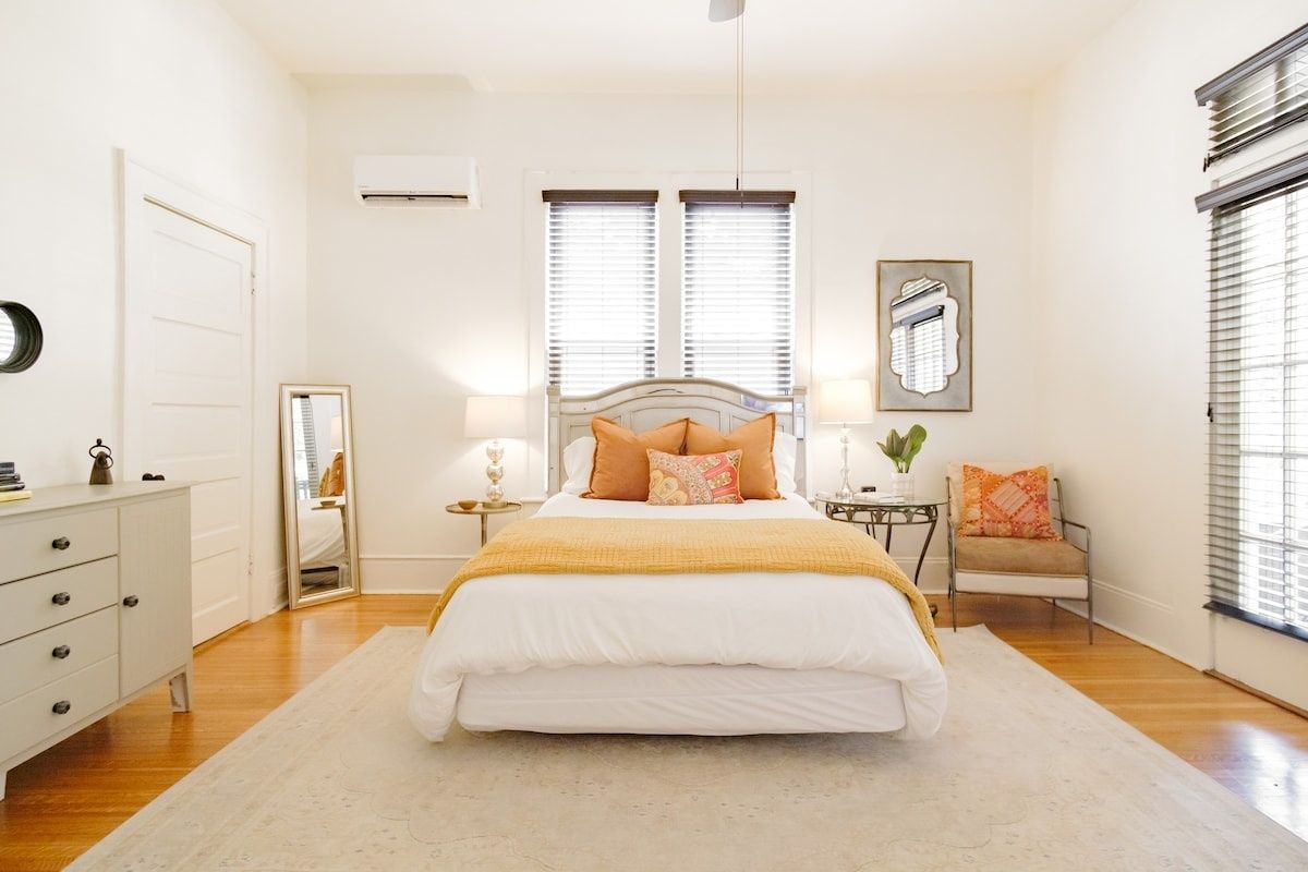 Lovely Luxury Loft walkable to Highland Park