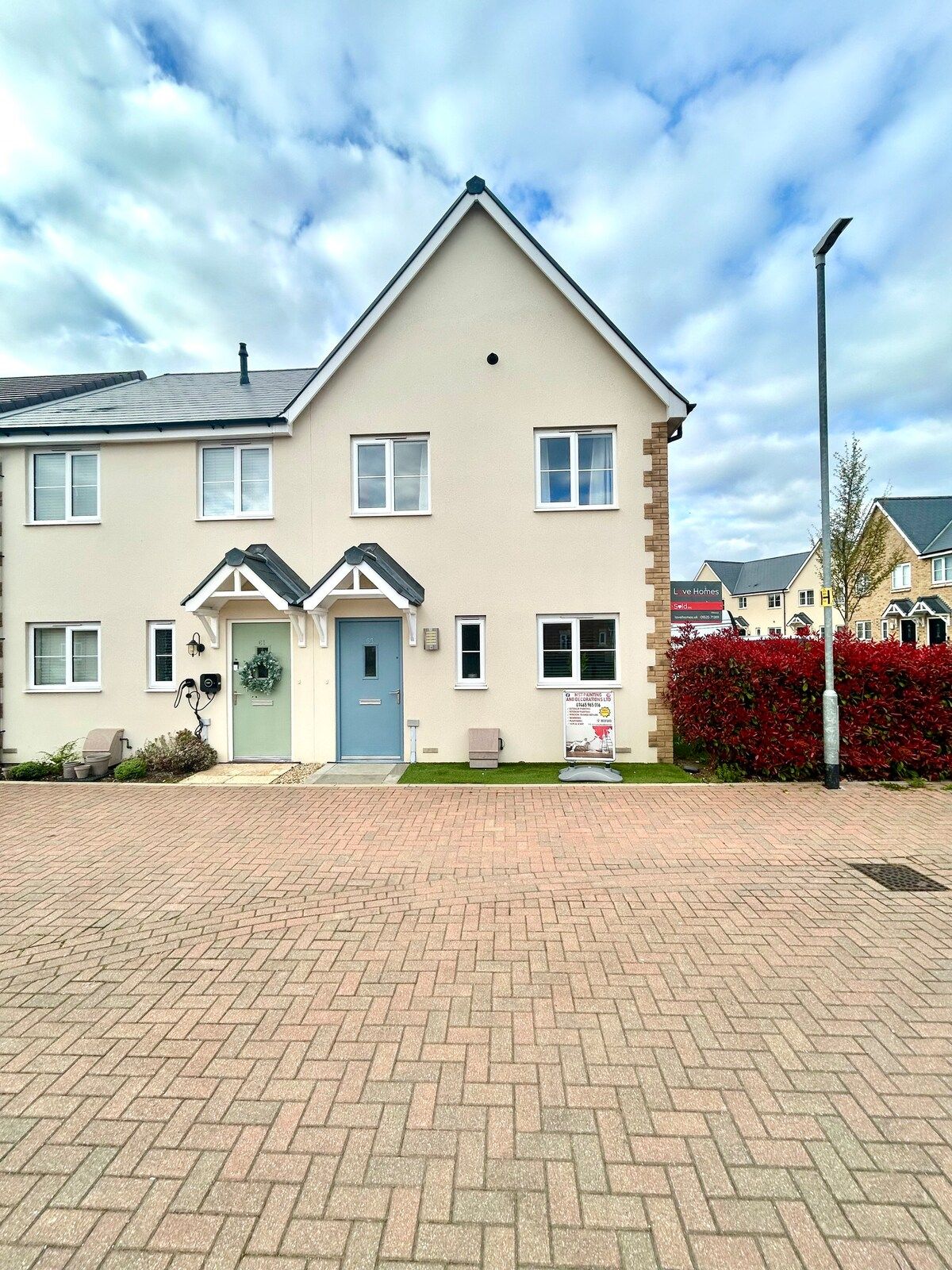 Charming Village Location~FREE Parking~Near M1