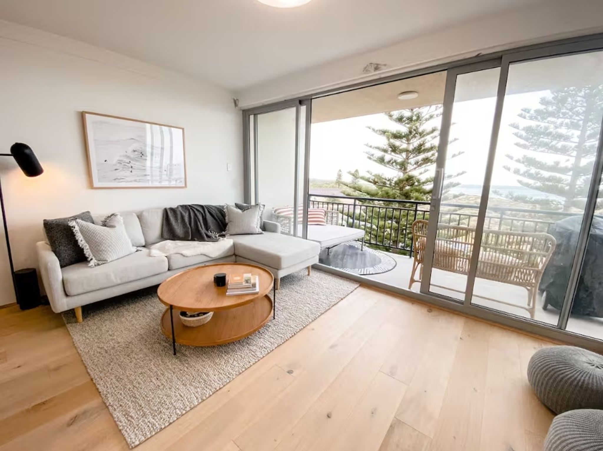 Shoreline Retreat - Ocean Views - 2 King Beds
