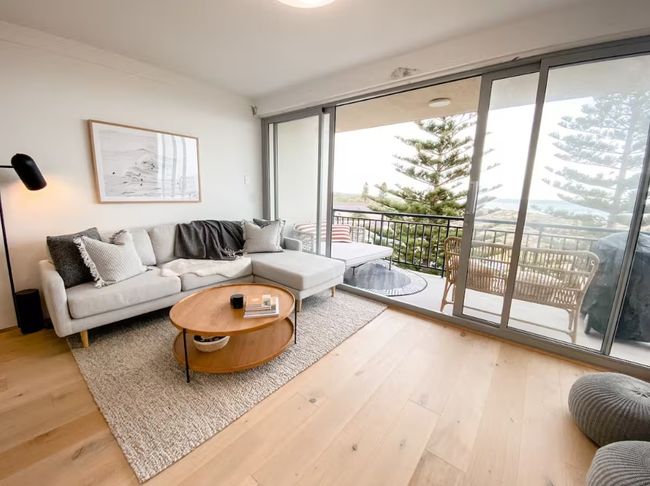 Shoreline Retreat - Ocean Views - 2 King Beds