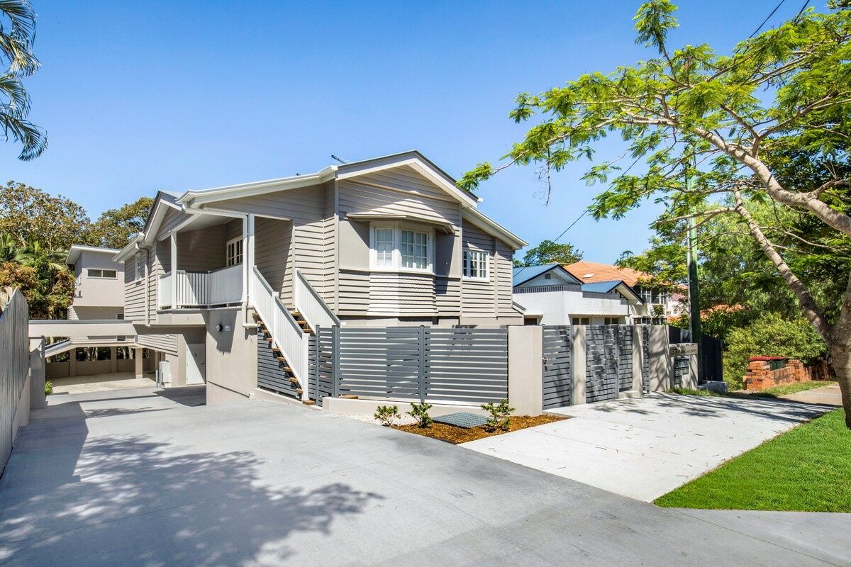 Urban Luxe 4 - Bedroom Townhouse Near Brisbane CBD