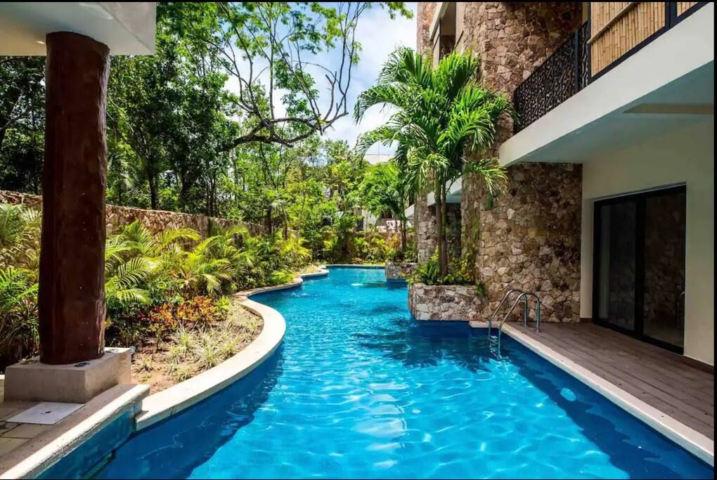 Boho, condo beach 1 mi away, private terrace
