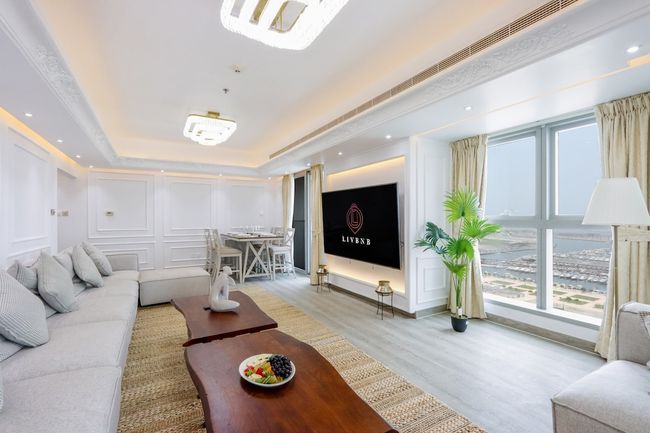 Livbnb Suite - Marina Flat with Sea and Palm Views