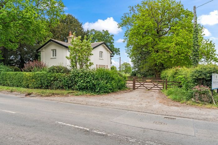 House in Skellingthorpe, Lincoln: Comfy 3BR Village Home for 6 | Near Lincoln, photo 3