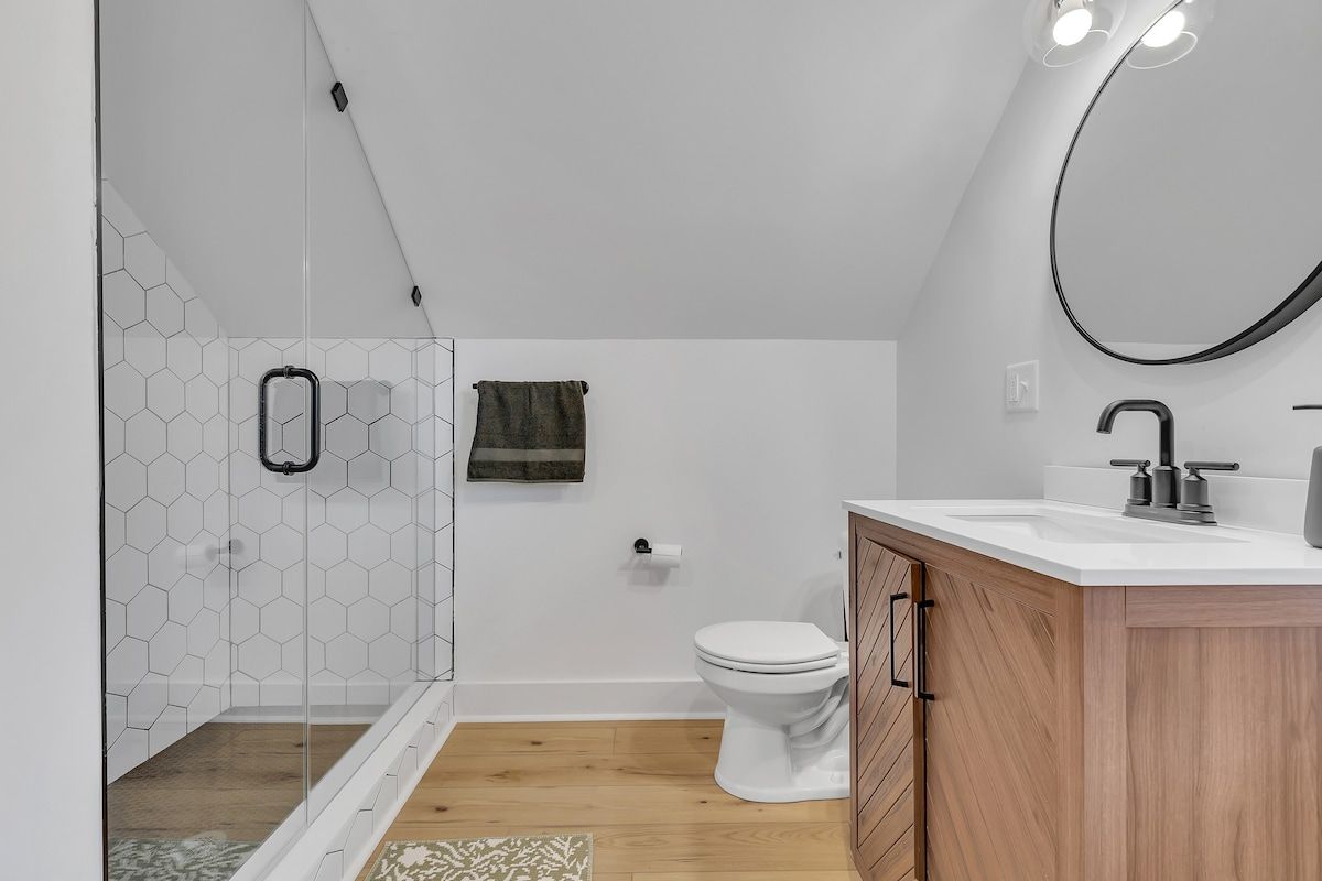 Charming Guest House - Dog Friendly - Parking