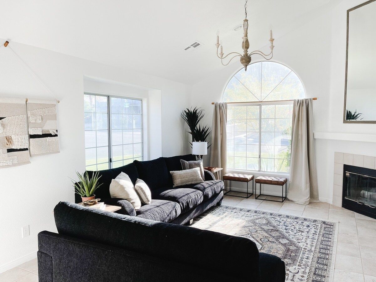 Encantada: Roof Deck, Pool + Spa, Dogs Welcome!