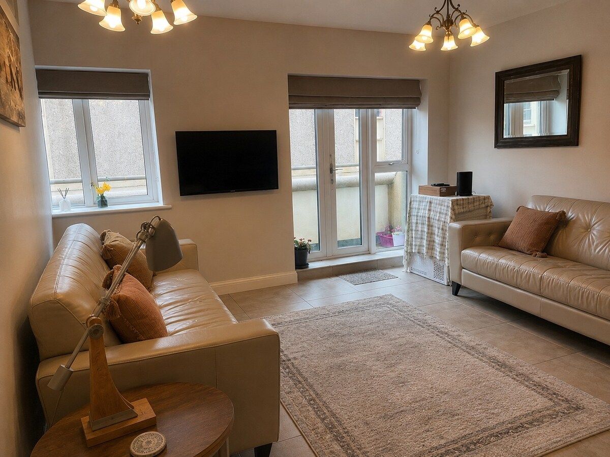 Salthill Haven Sleeps 5 with a sea View