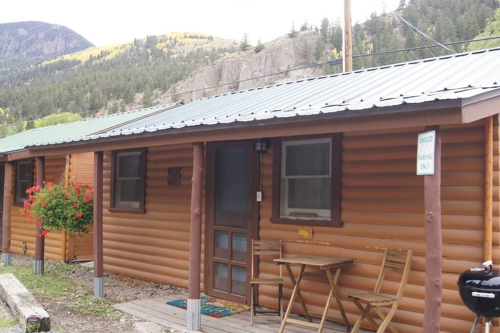 The Lily Cabin with Mountain Views