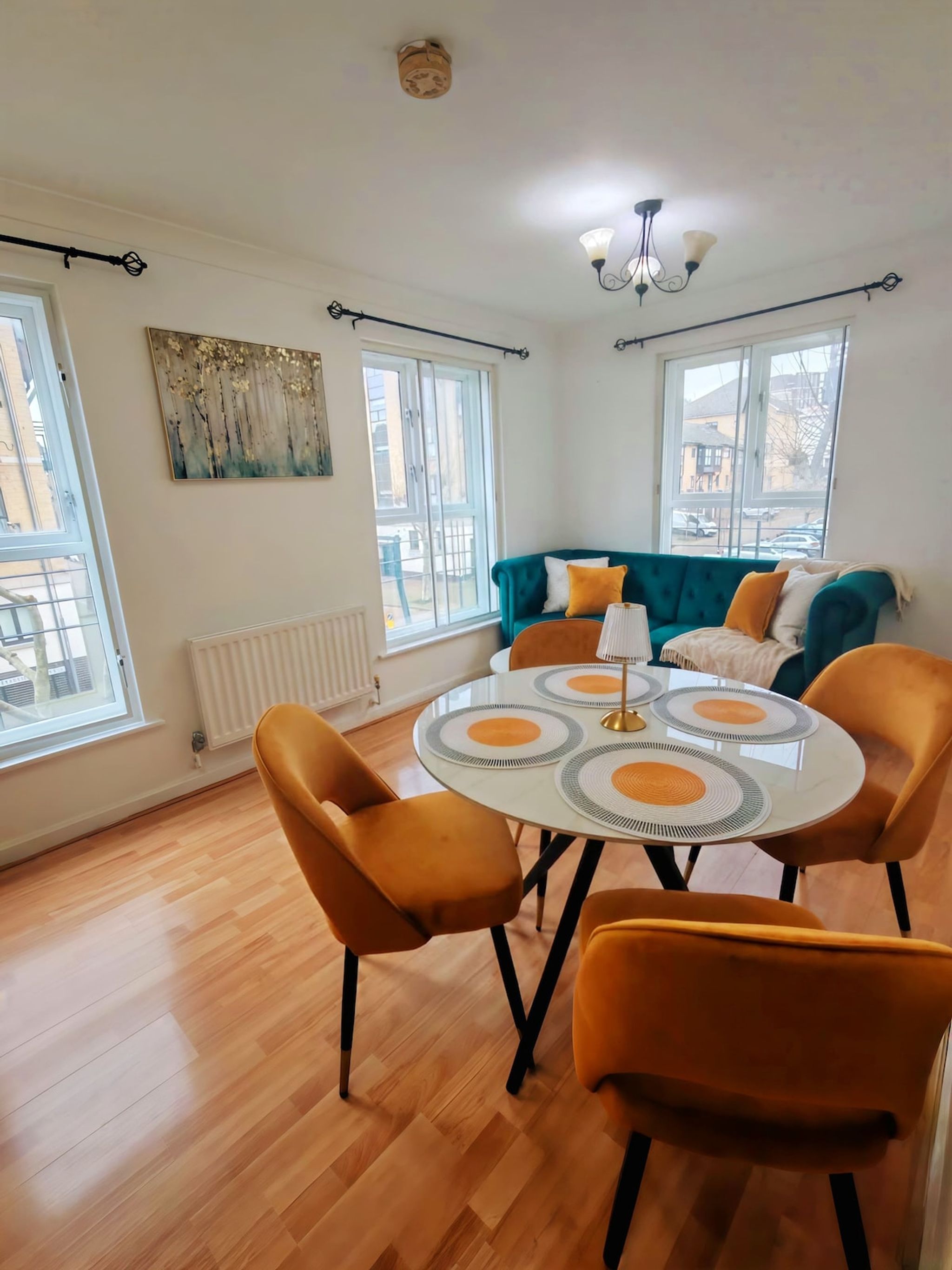 Modern 2BR Flat Near London Excel | Free Parking