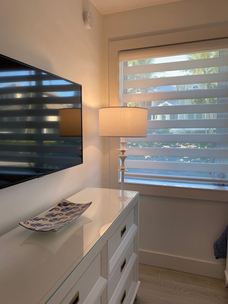 Luxury 2-Bed Condo Steps to Naples Beach & Downtown — photo 18