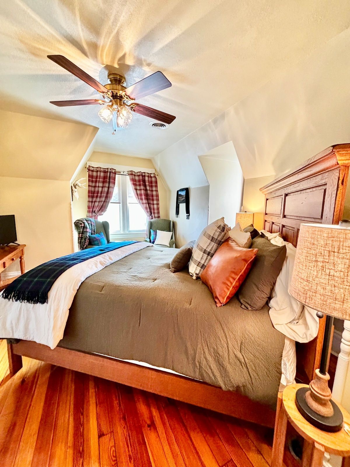 Davidson Room Walk Downtown Close to SEMO