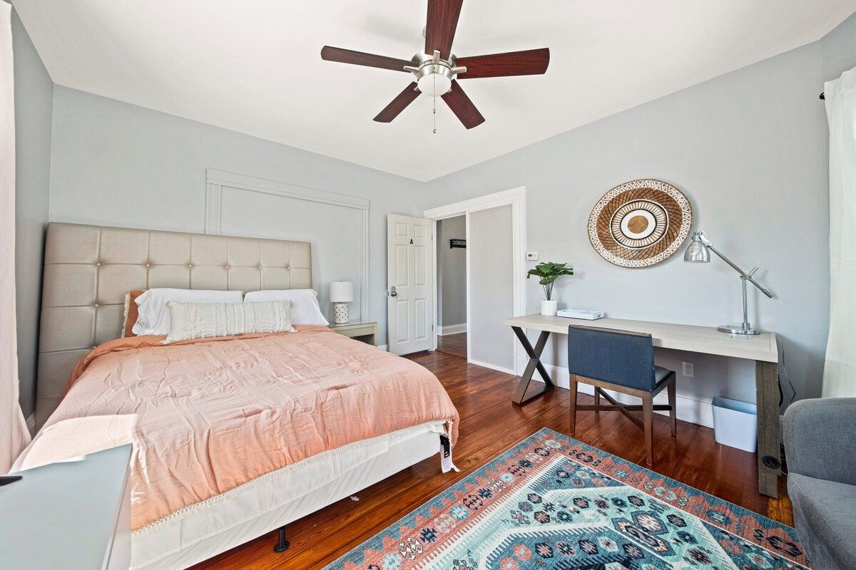Well-Lit Bedroom near Transit and Charles River