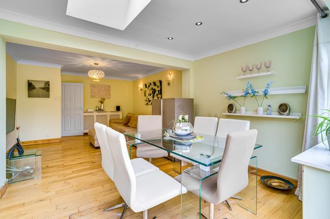 Free Parking  2BR  Fast Wi-Fi