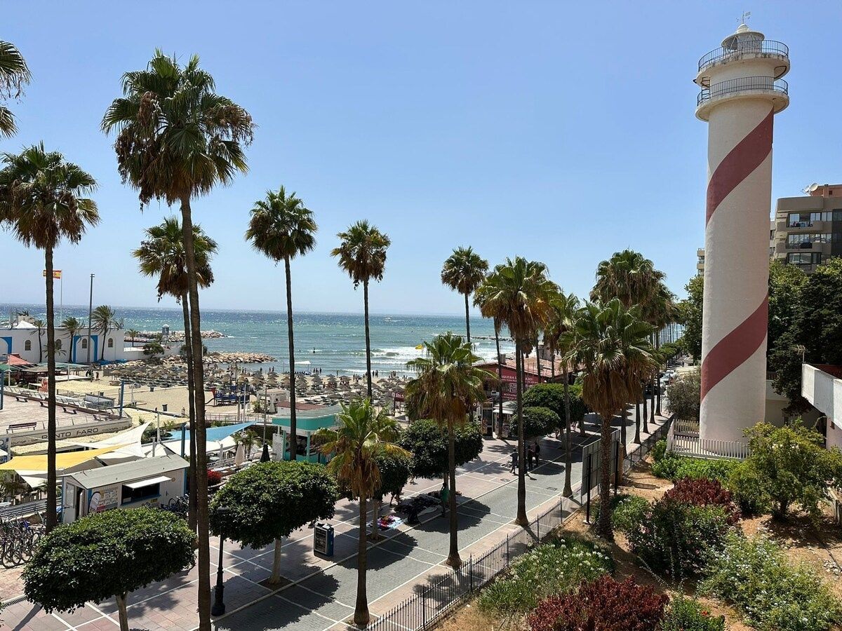 Central beachfront studio