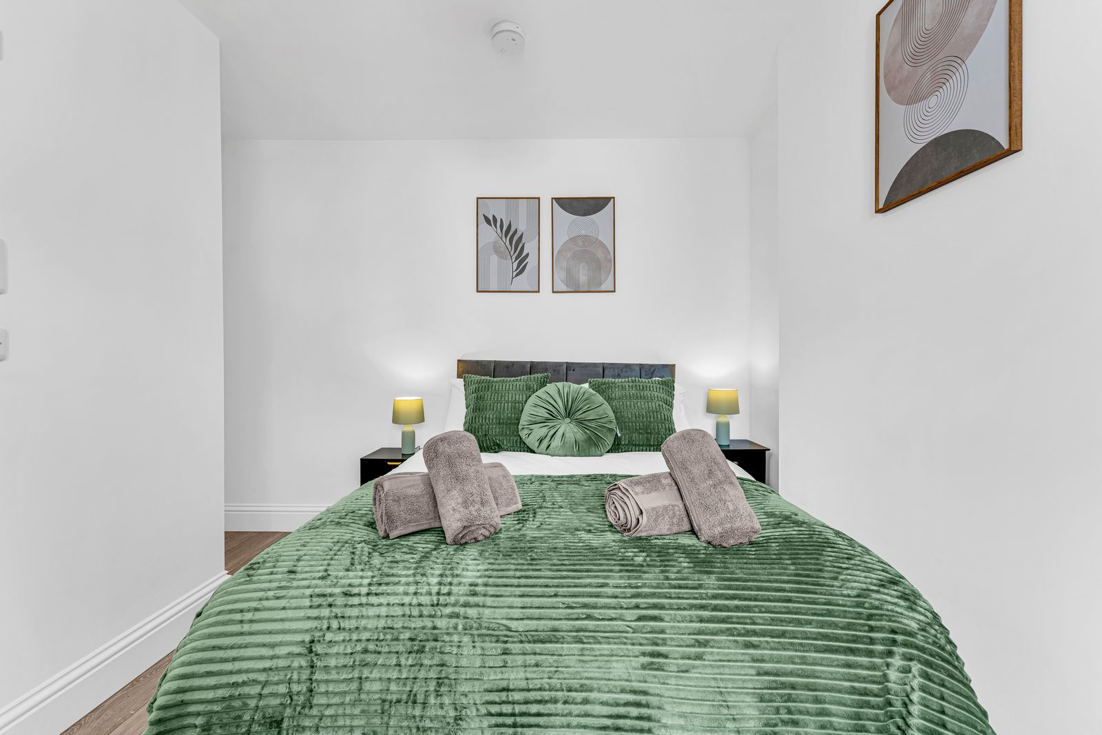 Modern 1BDR Penthouse in Llandudno I Town Centre!