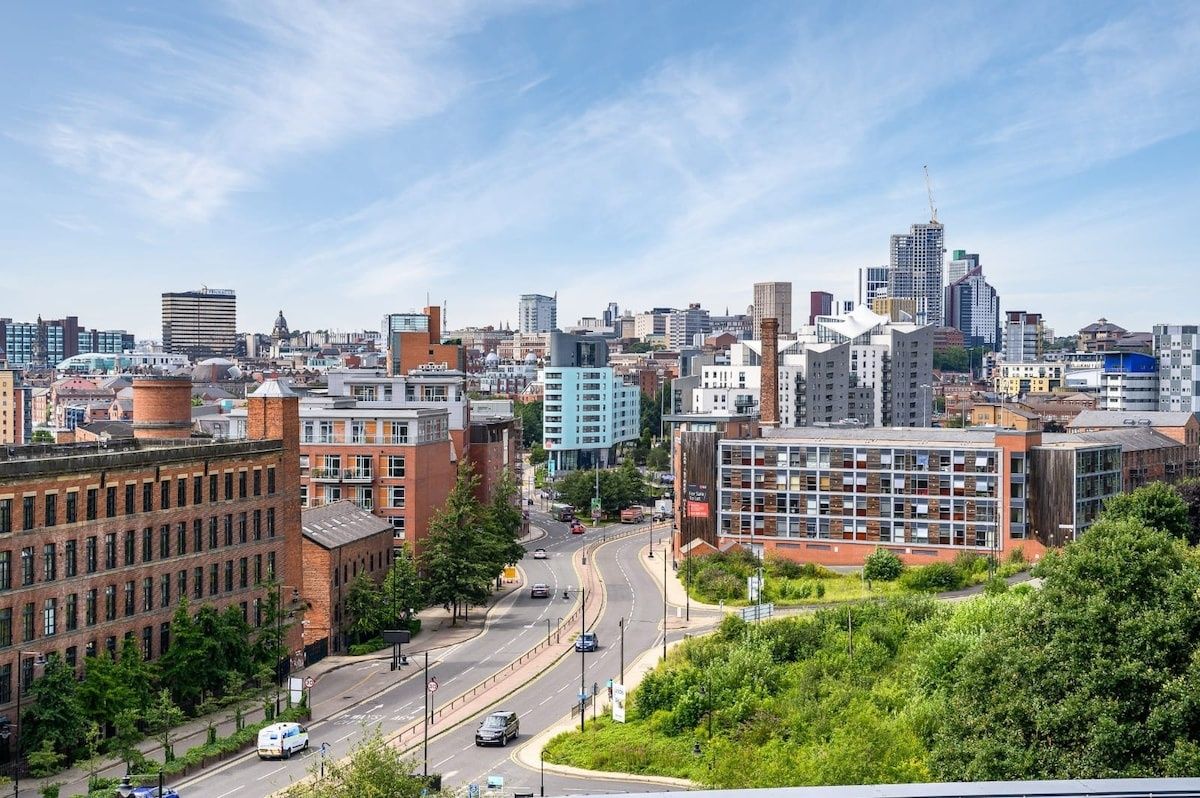 Yorksha Luxury Apartments | Leeds City | Balcony