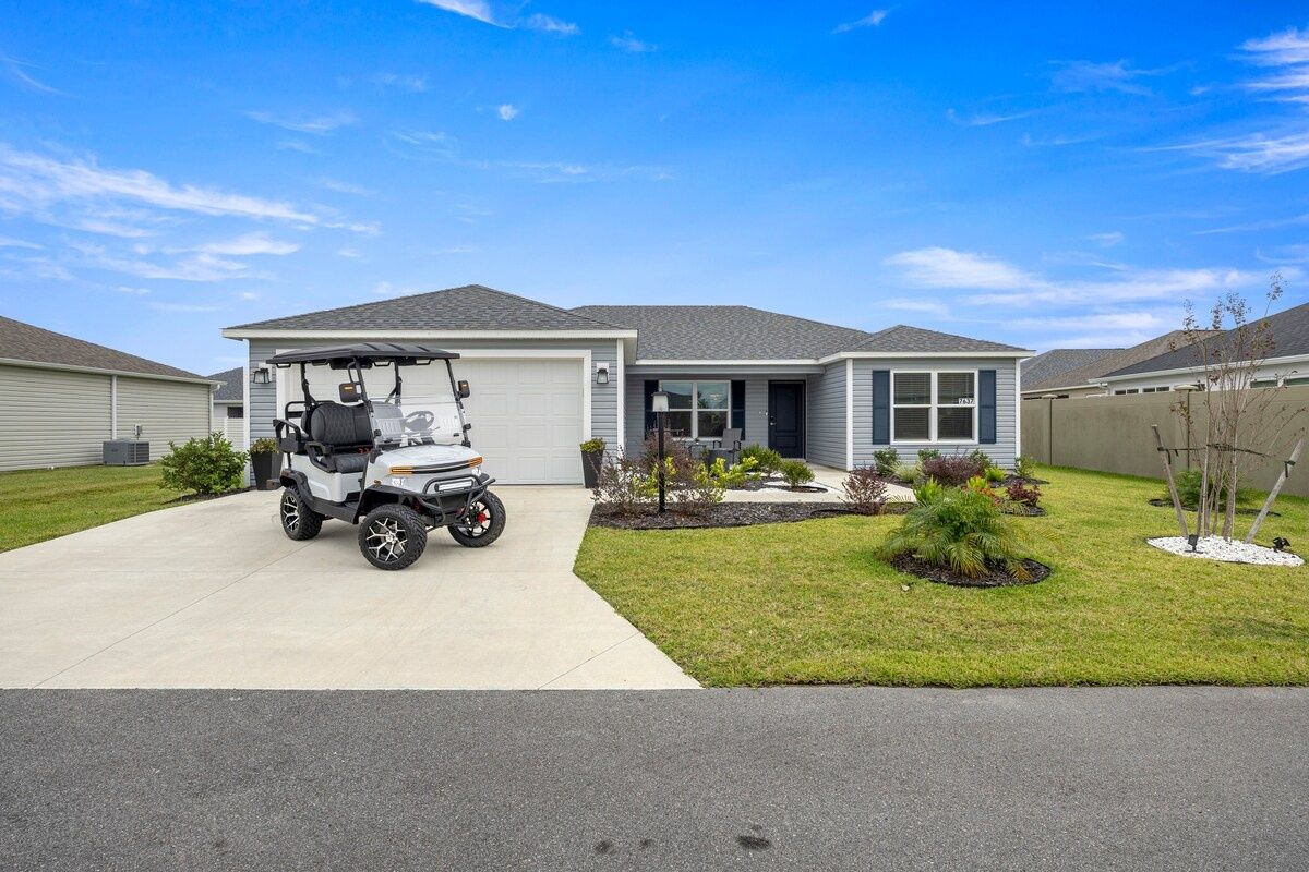 Villages Escape by Eastport Sq. | Golfcart | BBQ — photo 2