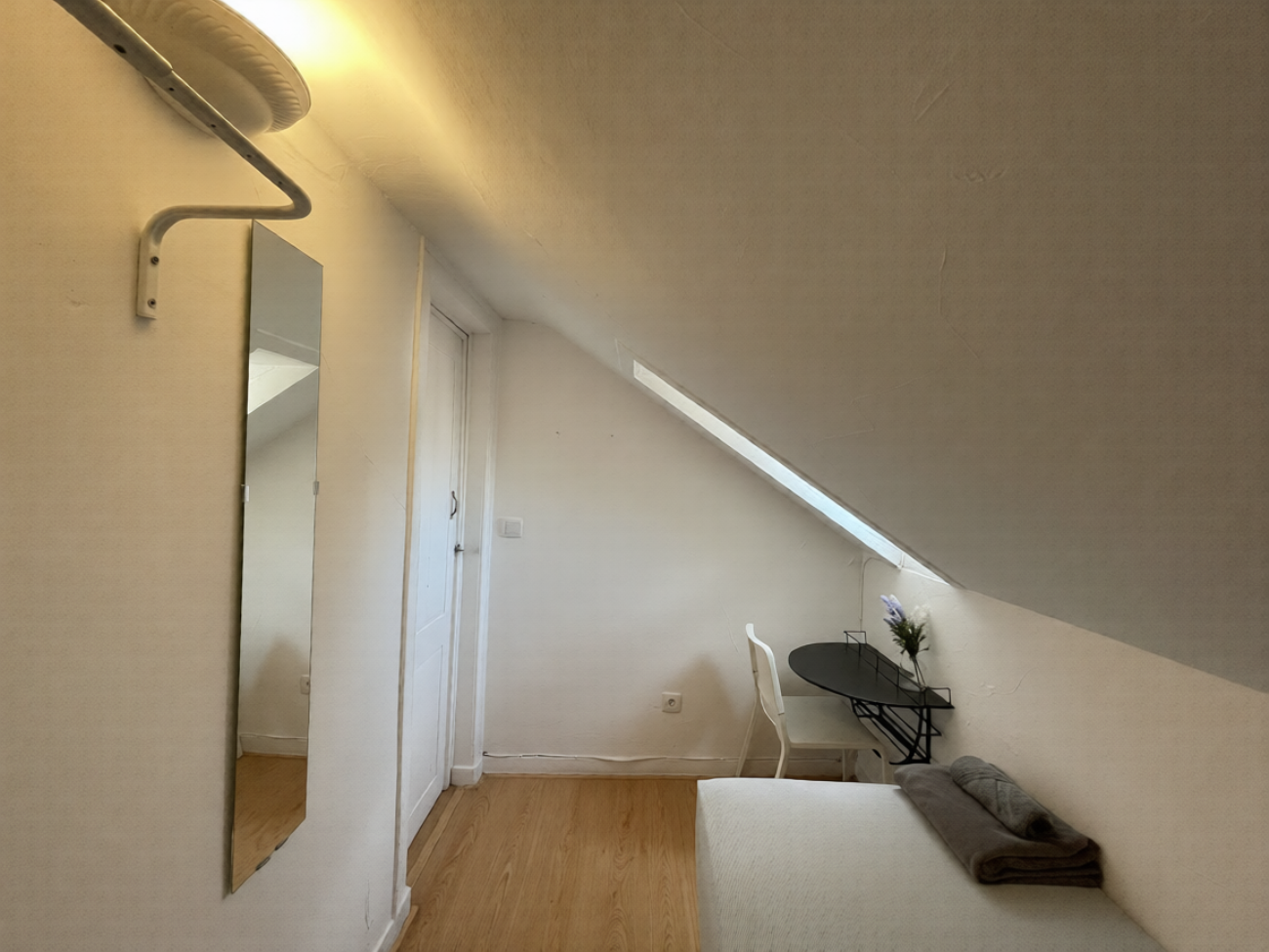 Backpacking Single Room – Santos, Lisbon