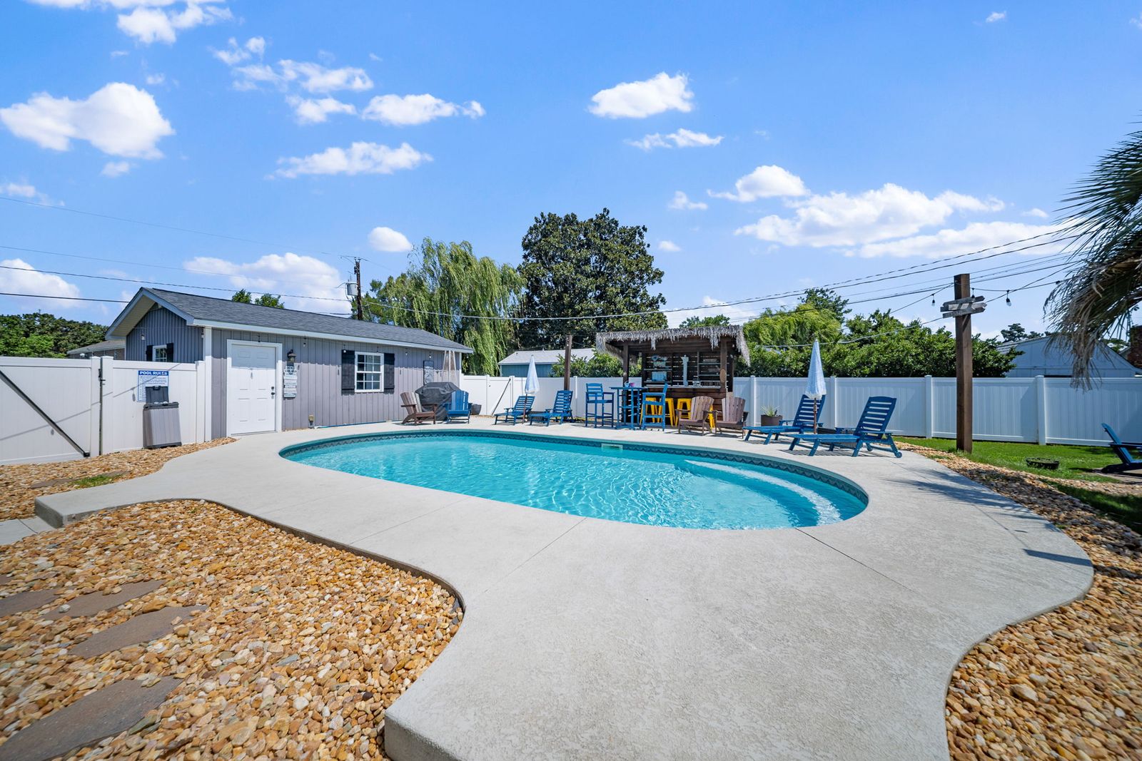 The Oasis - Heated POOL - Tiki Bar - Beach Life!