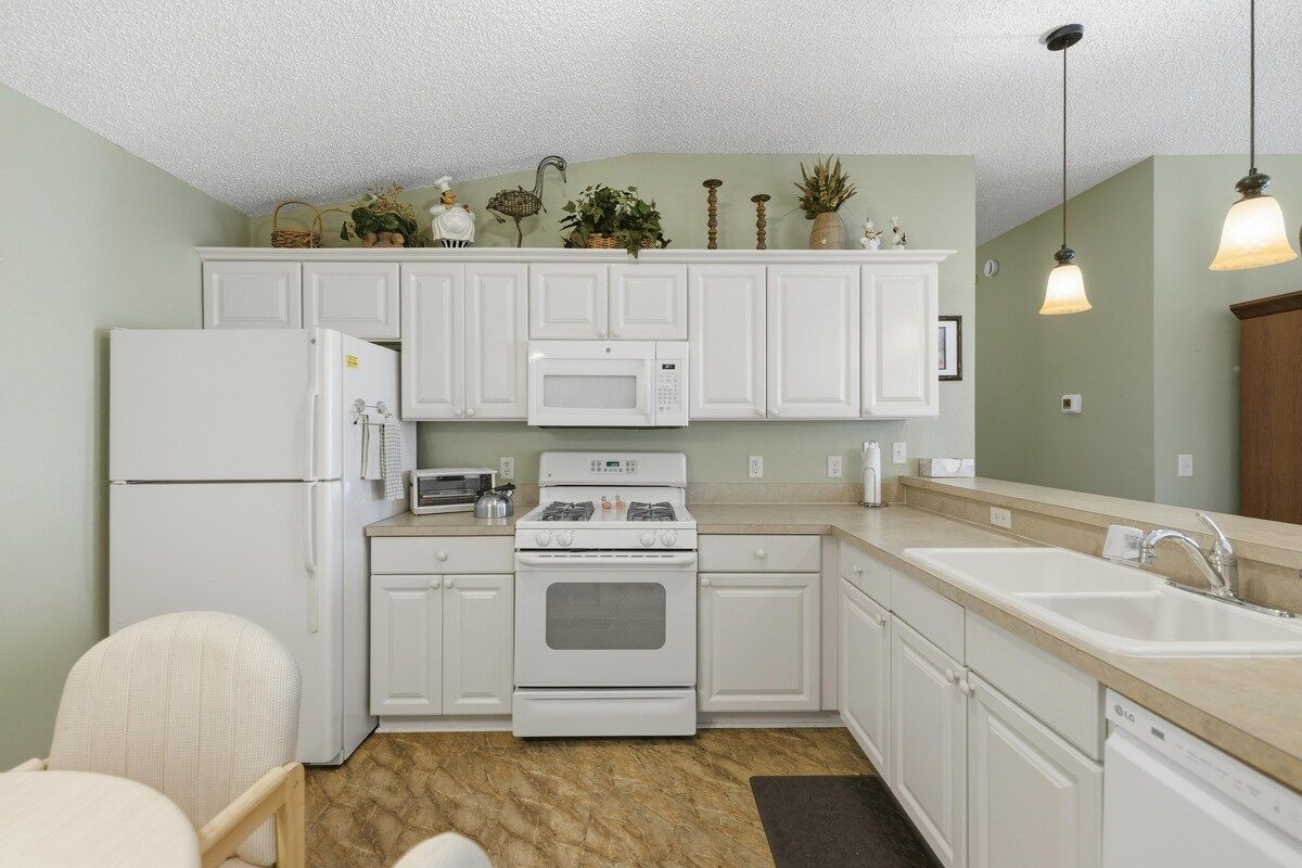 Lakeside Nest · 2BR · Golf Cart · Near Brownwood — photo 10