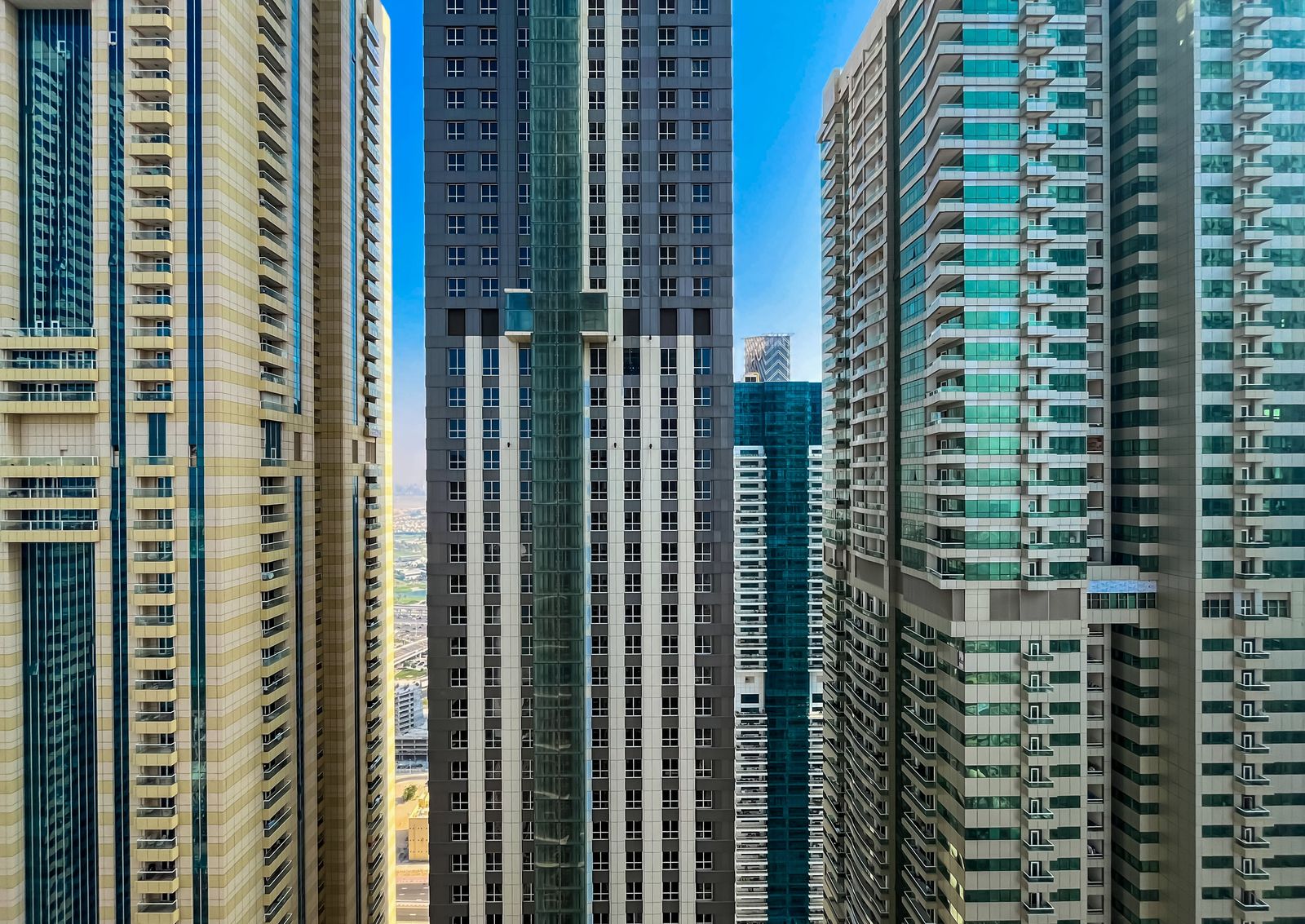800