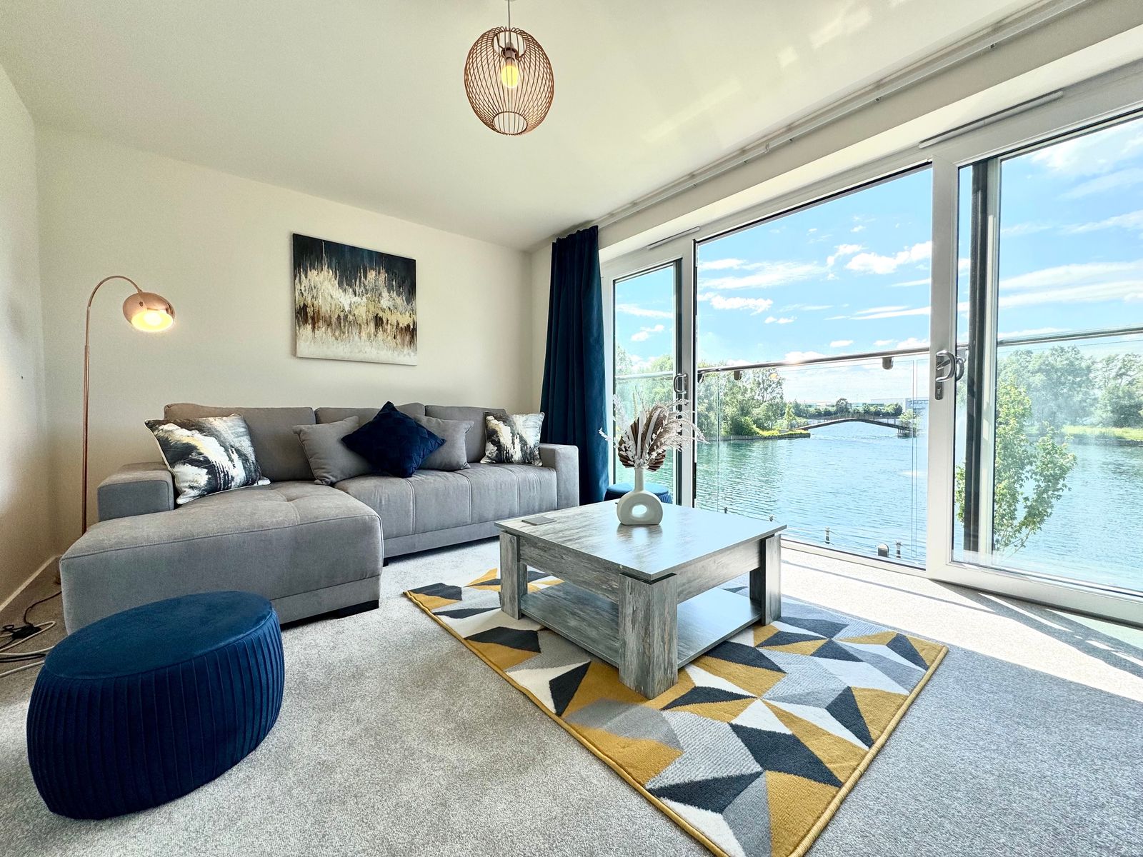 Modern 4 Bedroom Lake Front Home | Free Parking | Sleeps 8