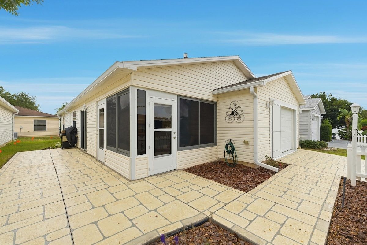 Lake Sumter 2BR · Golf Cart · BBQ · Brownwood — photo 8