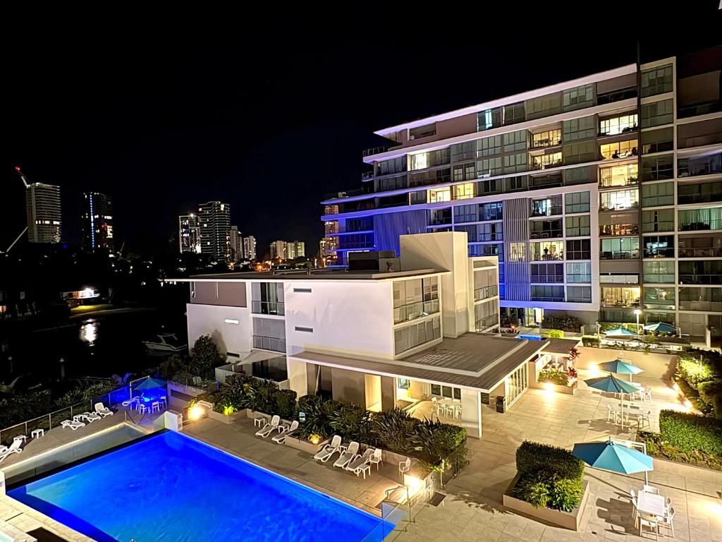 Riverfront Heated Pool, Gym, Sauna Steps to Casino