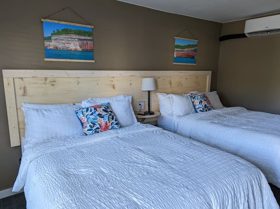 The Greenland Motel - Room No. 6