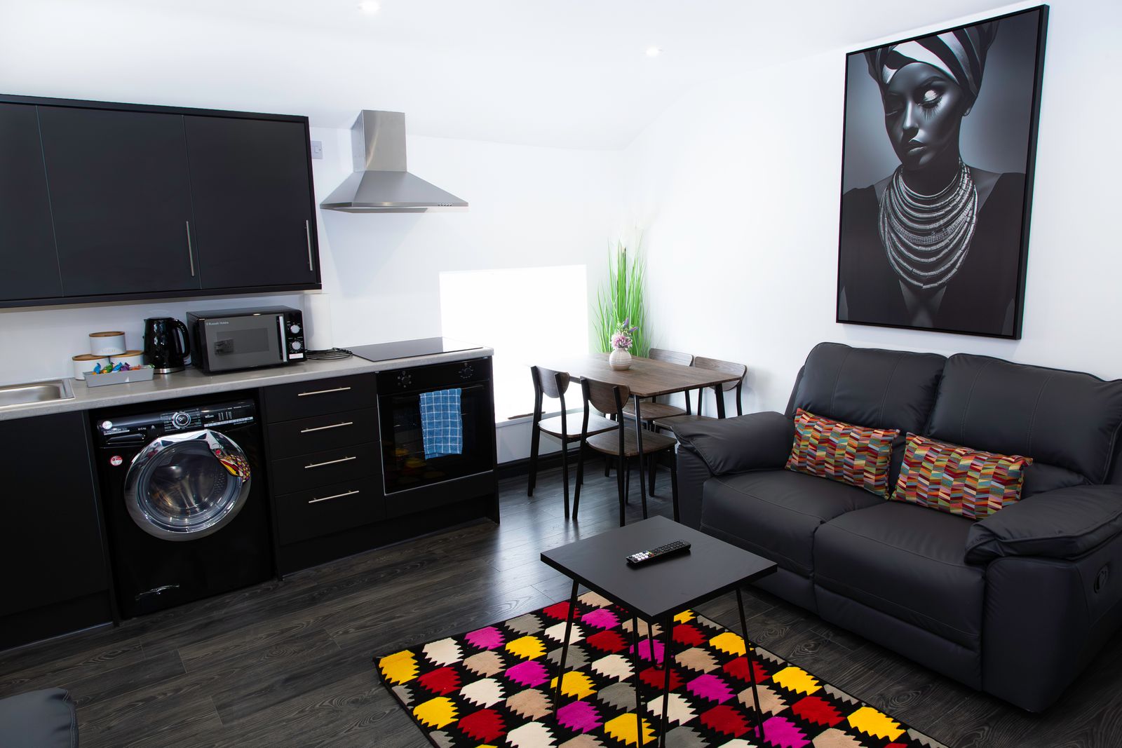 Centrally Located - Sleeps 4 + Street Parking