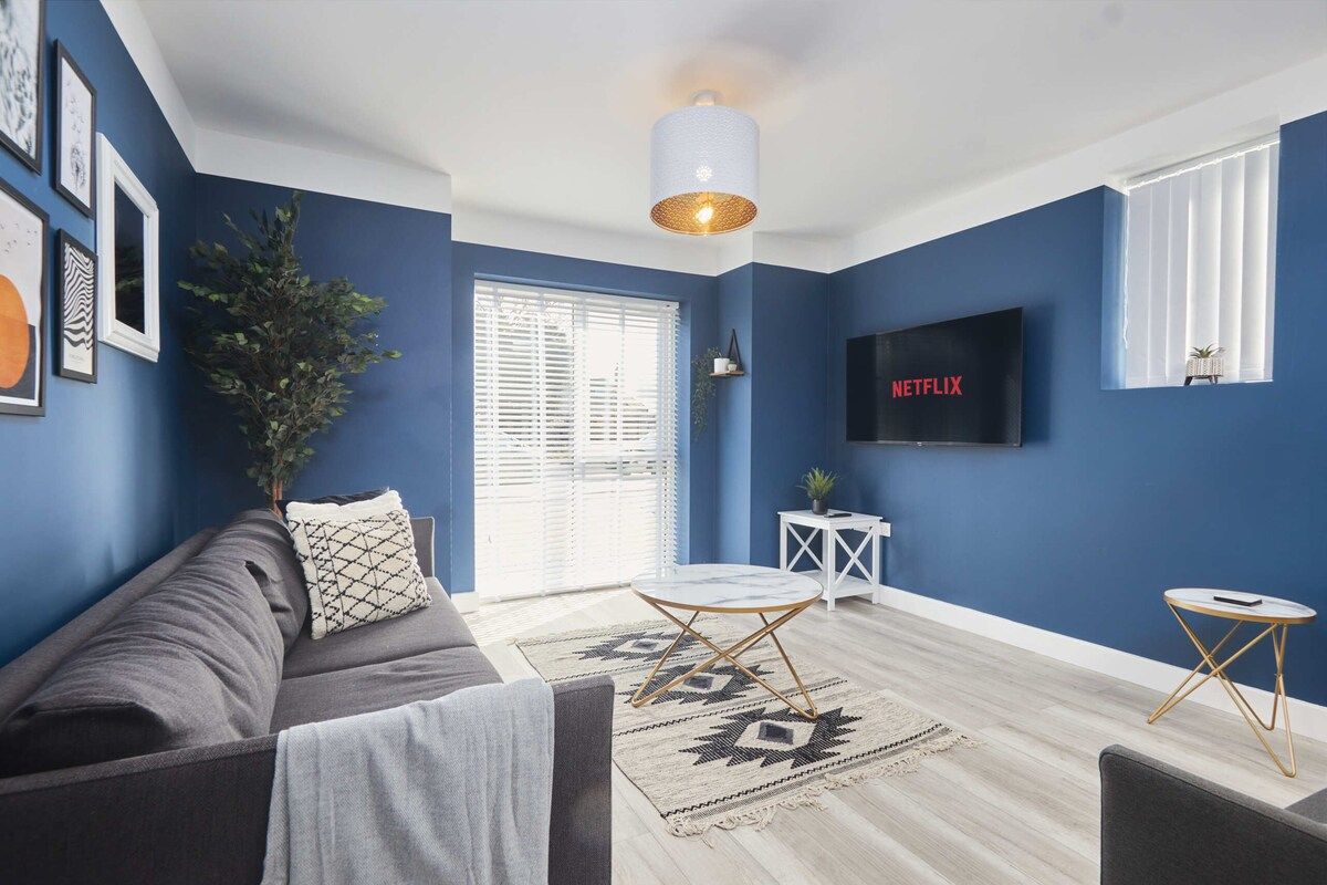 Homebird Property - The Willows | Furnished Short Term Rental Leeds