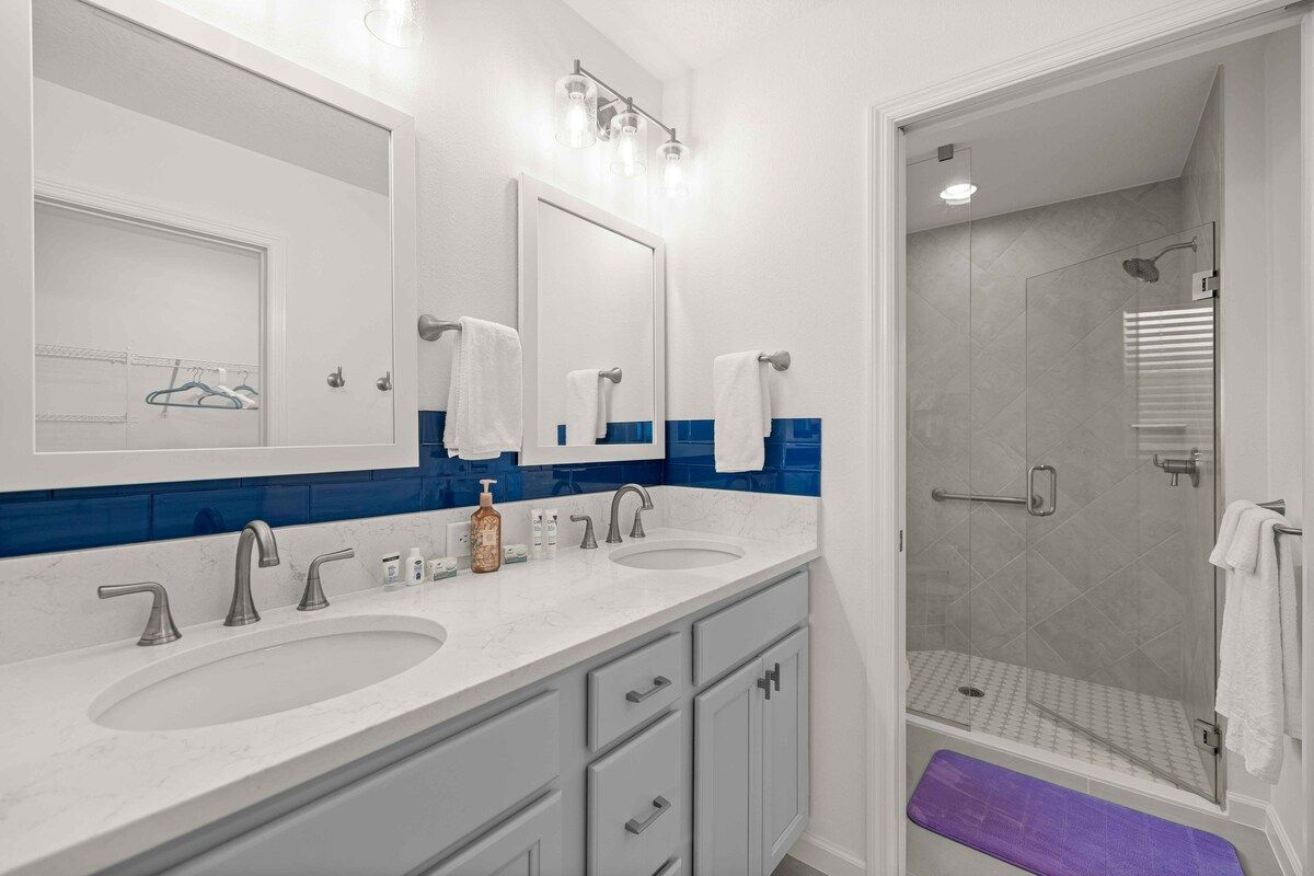 Spacious 3BR · Sleeps 7 · King Bed · Lanai — photo 23