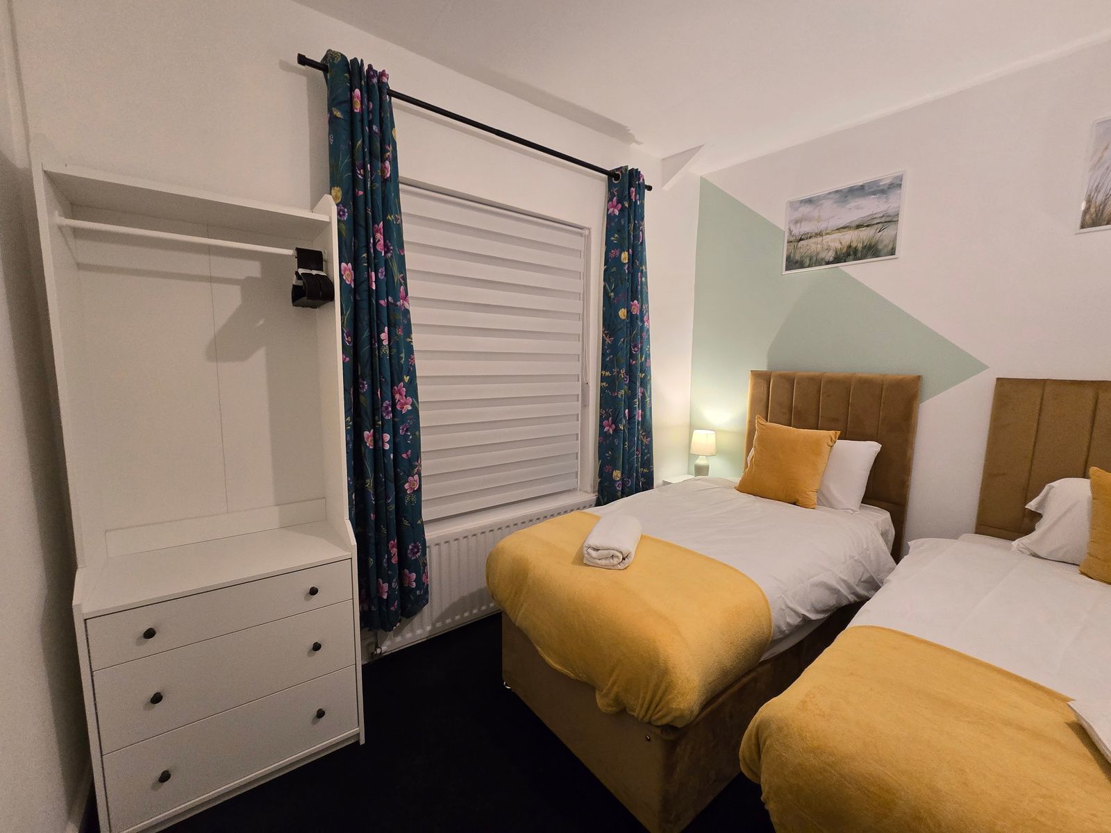 10mins to SR5. Close to shops-3 bedroom-Sleeps 6