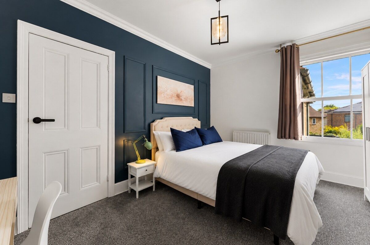 Maidstone Retreat | Spacious 4BR with Parking