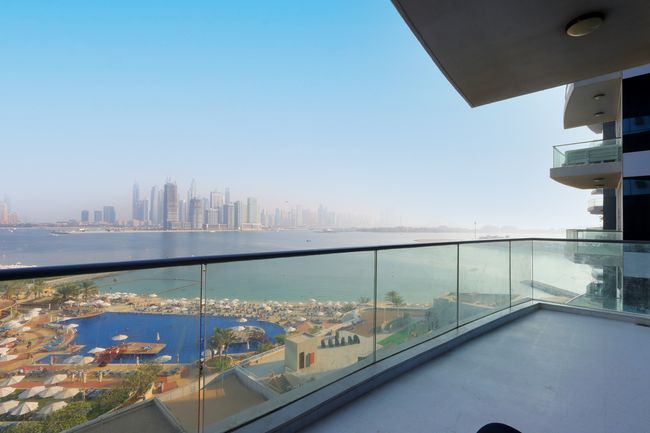 Livbnb - Oceanic - 1BR w/Sea View & Beach Access