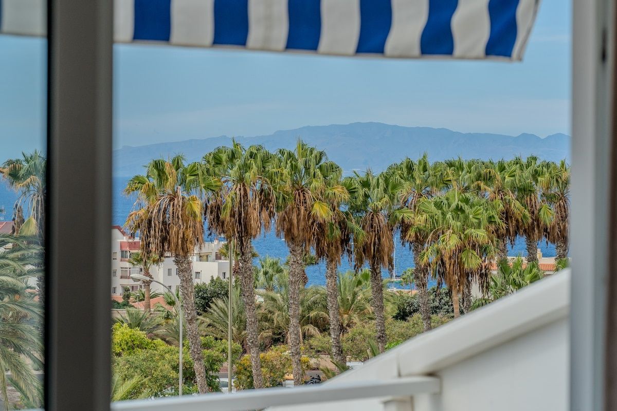 Malibu park studio with ocean views & heated pool - Costa Adeje