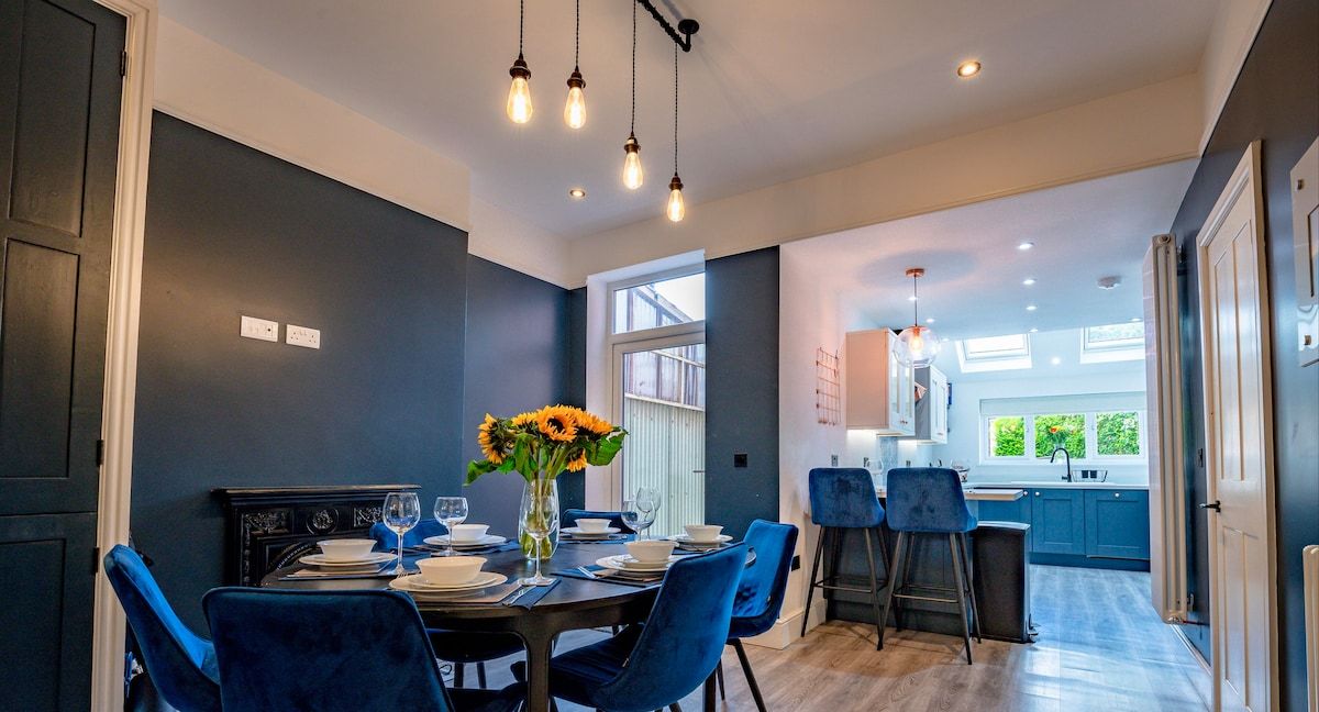 Exquisite Renovation in Central Location with Garden and Parking