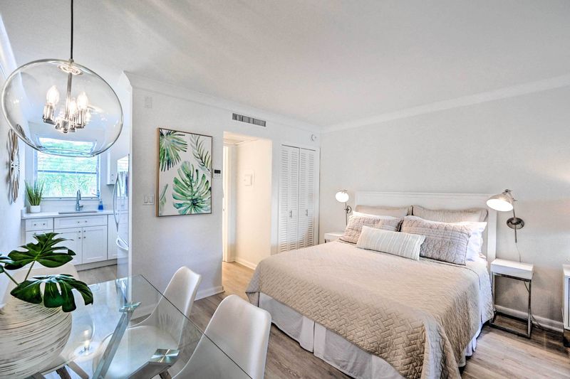 Renovated Studio at Naples Beach & Town — photo 9
